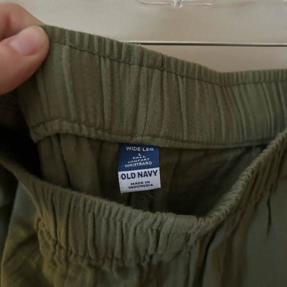 Old Navy Women's Olive Wide Leg Pants - Picture 2 of 4